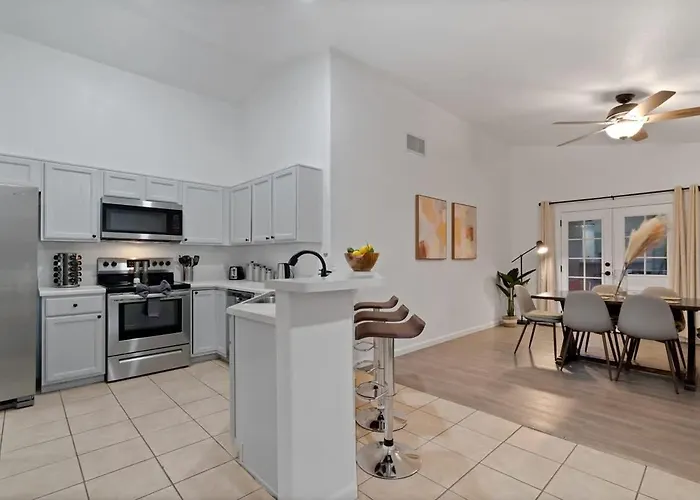 Holiday home 4 Bedroom Retreat In The Heart Of