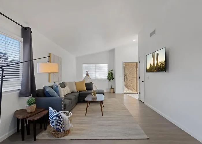 4 Bedroom Retreat In The Heart Of
