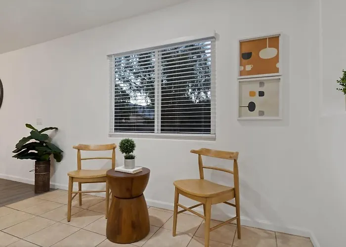 4 Bedroom Retreat In The Heart Of *