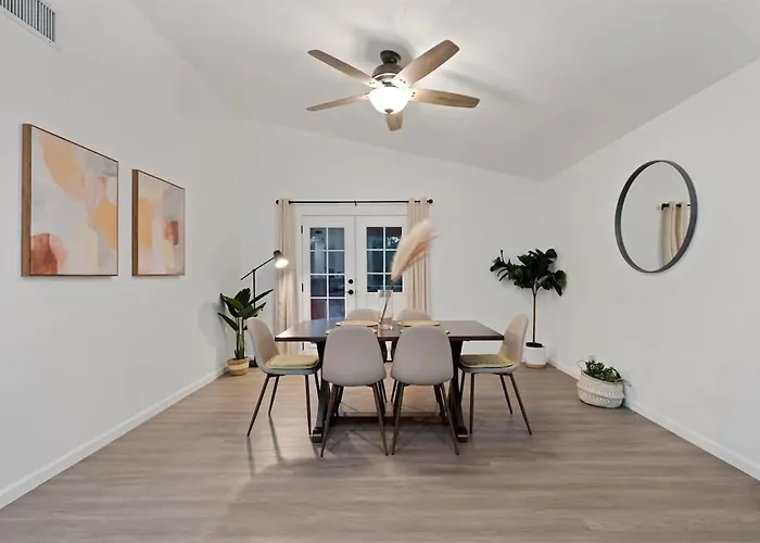 4 Bedroom Retreat In The Heart Of
