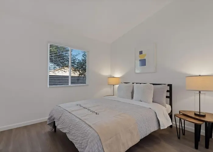4 Bedroom Retreat In The Heart Of